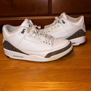 Jordan 3 Mochas